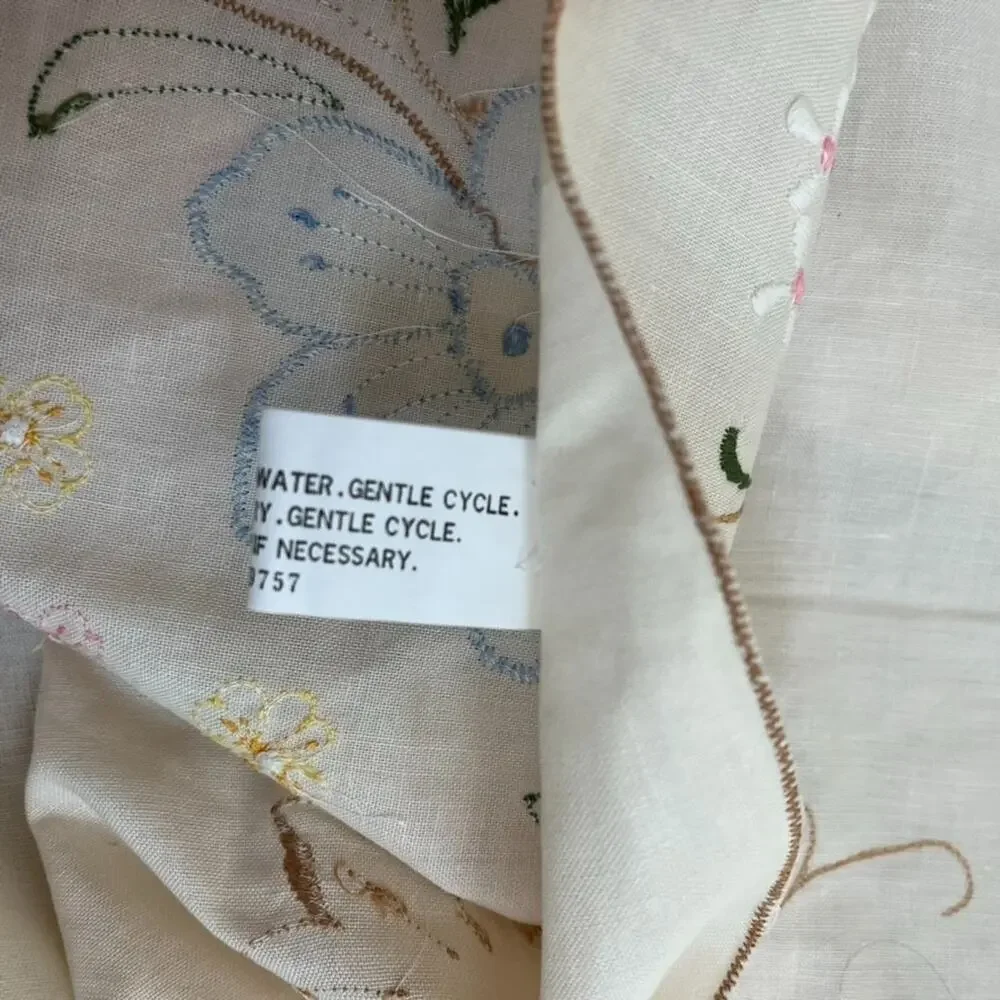 Vintage Tablecloth Embroidered Floral Cotton Cut-out Details 102.5